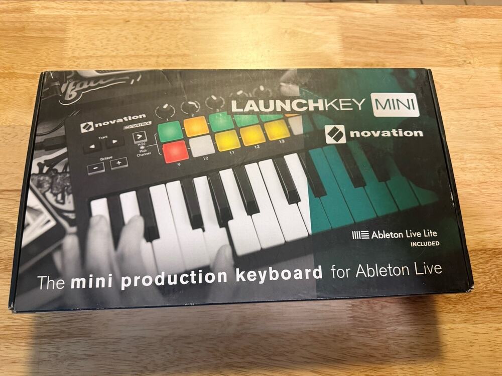 Novation Keyboard Controller Launchkey 25 MK2 Black Ableton Live